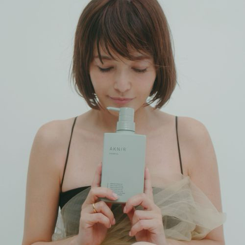 アクニー 薬用ヘアトリートメント ボトル BR 300g イングリウッドの